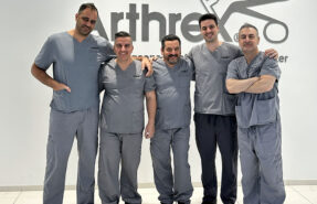 Απόστολος Γκάντσος σε εκπαίδευση αρθροσκόπησης στο ArthroLab της Arthrex